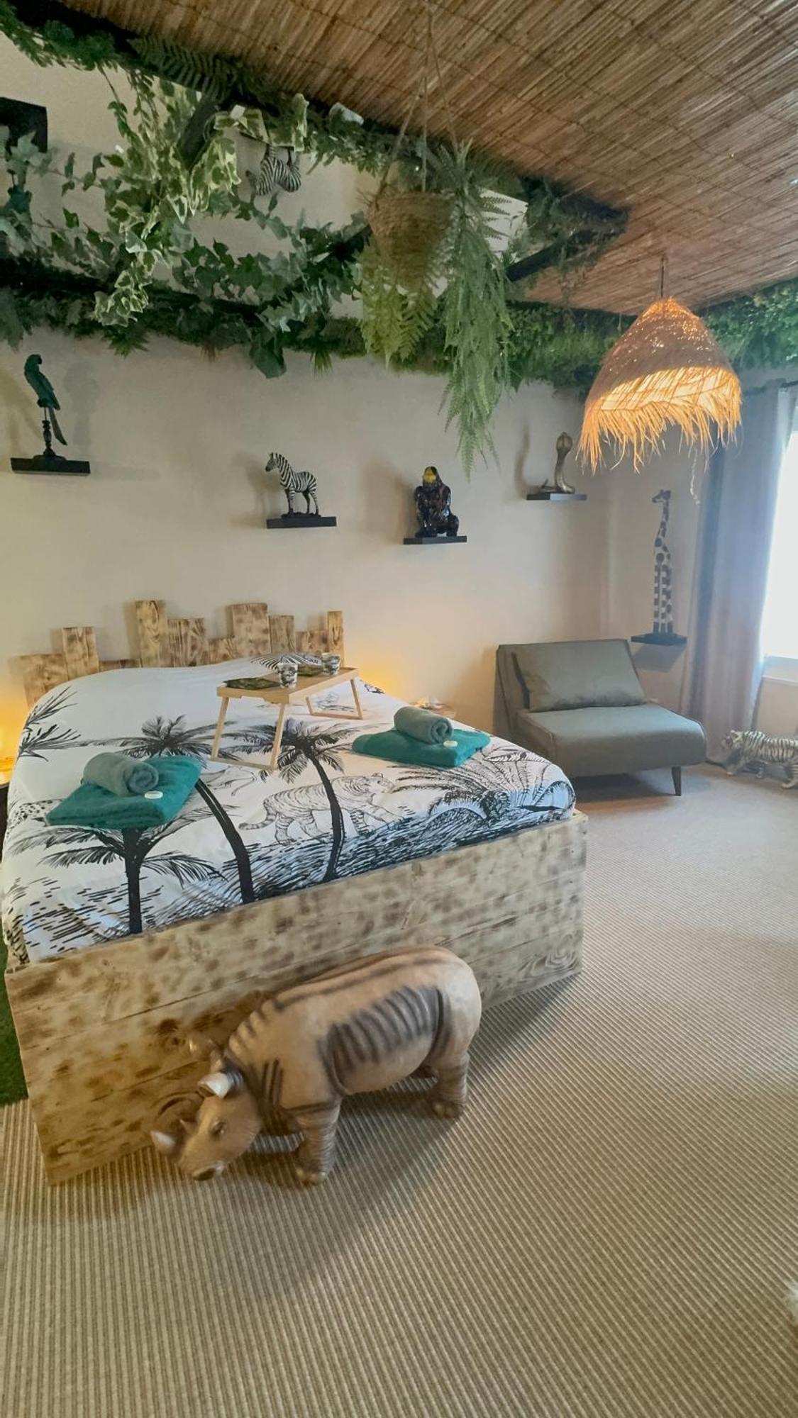 La Jungle De Sissy Bed and Breakfast Saintes-Maries-de-la-Mer Exteriör bild