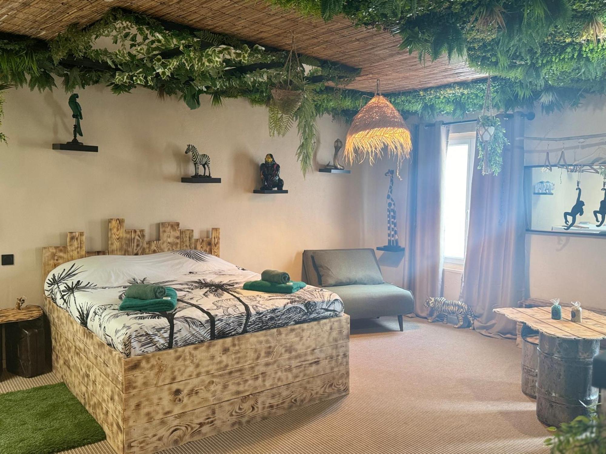 La Jungle De Sissy Bed and Breakfast Saintes-Maries-de-la-Mer Exteriör bild